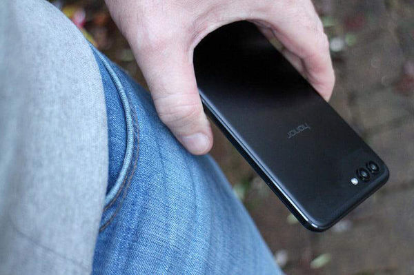 华为新革命,引领全球AI技术的荣耀v10评测